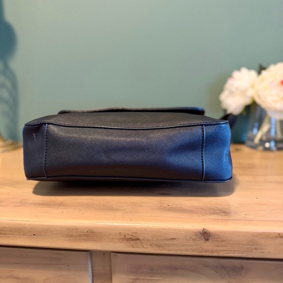 Loungefly Minnie Mouse Crossbody Purse Black Red Bow Ears Disney Bag Exclusive - Picture 6 of 10